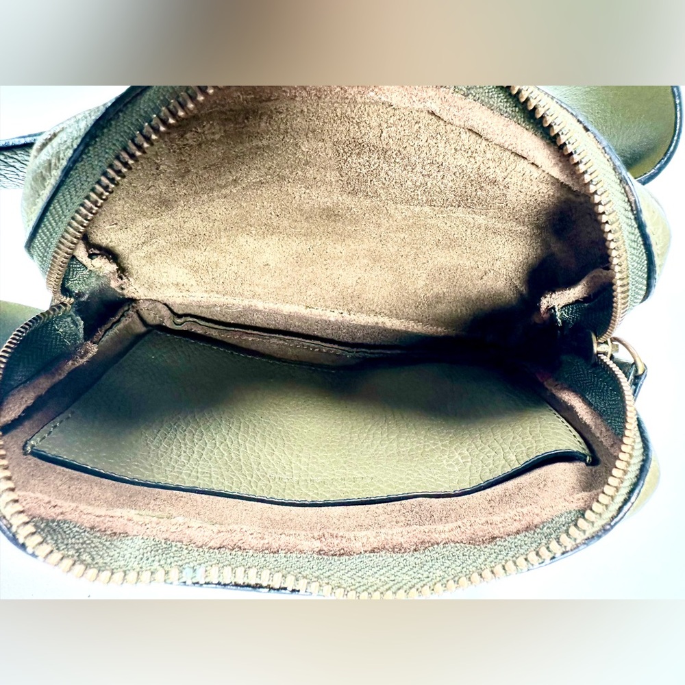 Calvin Klein Unisex Pebble Leather Fanny Bag in Olive - Picture 10 of 10